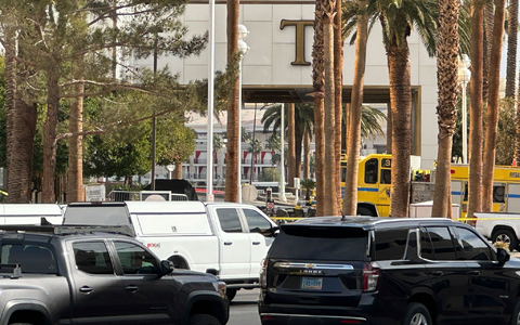 Vor dem Trump International Hotel in Las Vegas. - Foto: Ty ONeil/AP/dpa