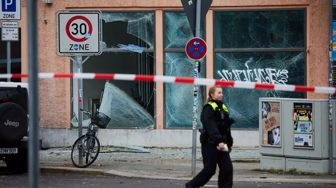 36 Wohnungen sind vorerst unbewohnbar. - Bild: Jörg Carstensen/dpa