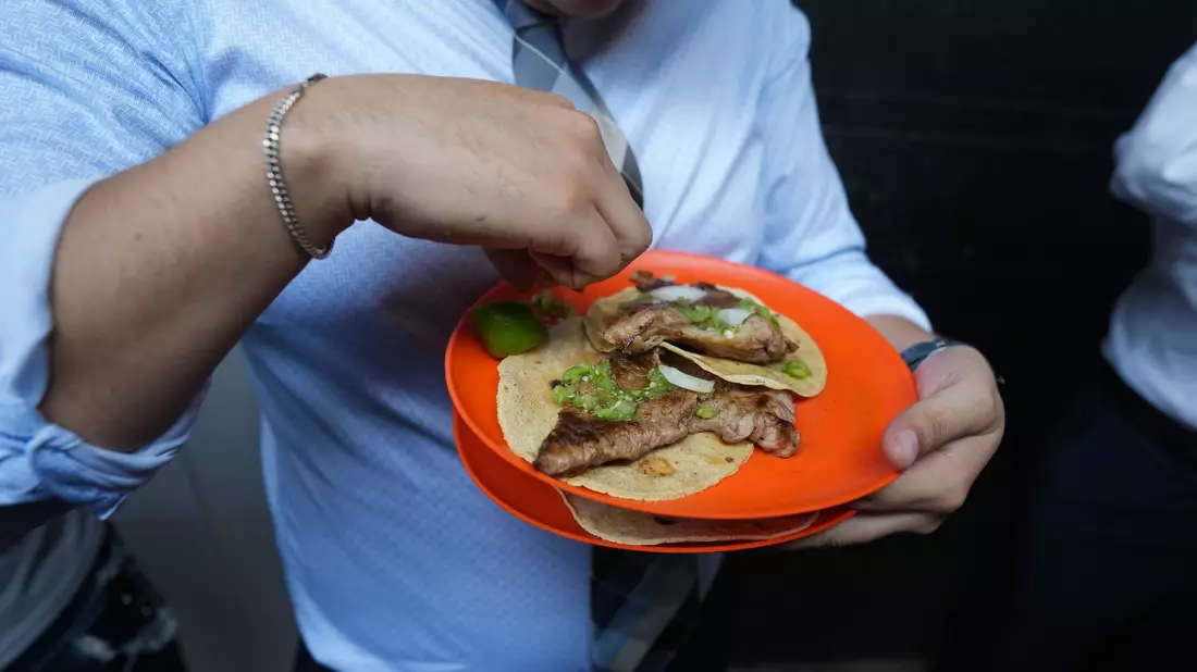 Mexikanisches Essen wie Tacos könnte ein Revival erleben. (Symbolbild) - Bild: Fernando Llano/AP