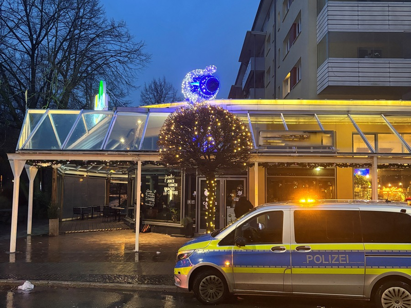 POL-KI: 250102.1 Kiel: Sturm oder Kater? Schneemann kippt um - Foto: presseportal.de