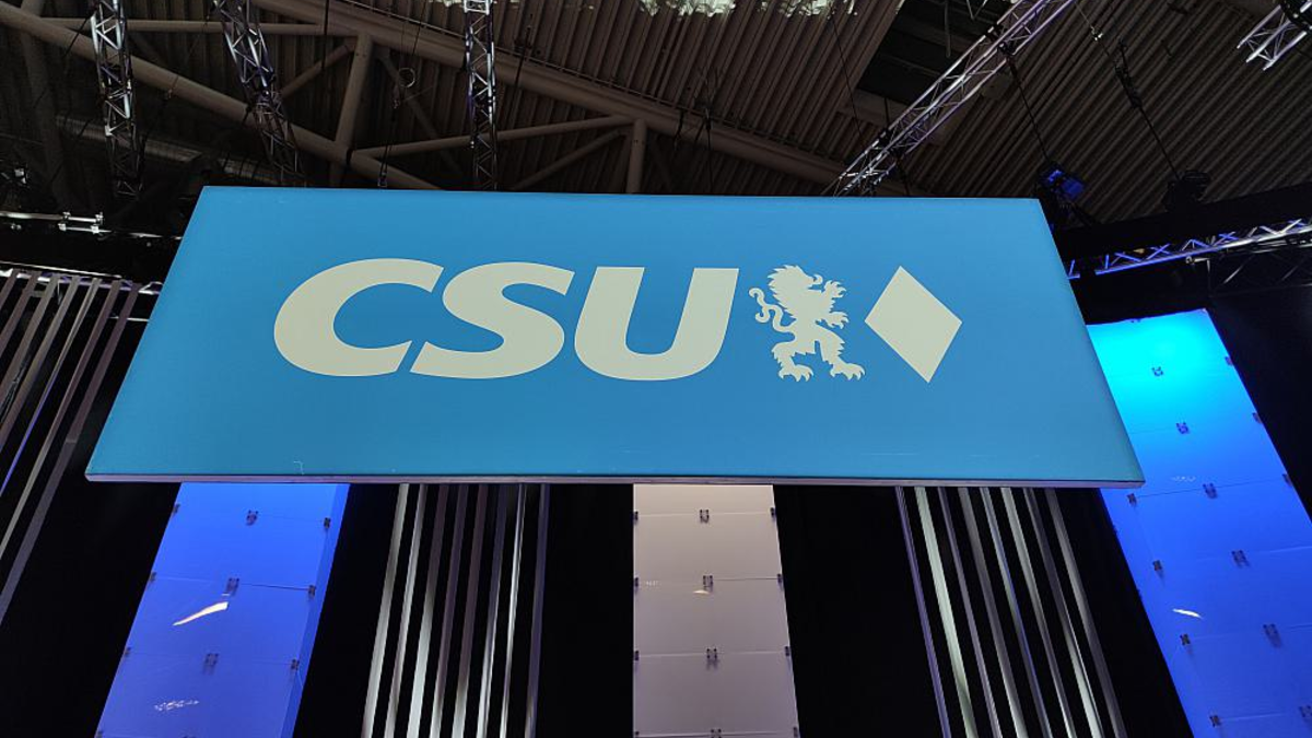 CSU-Logo auf Parteitag (Archiv) - Foto: über dts Nachrichtenagentur