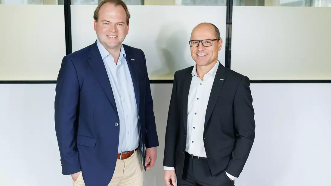 Boost für die E-Mobilität: SMATRICS EnBW bringt 2025 große überdachte Ladeparks, kurze Ladezeiten und Preistransparenz - Bild: presseportal.de