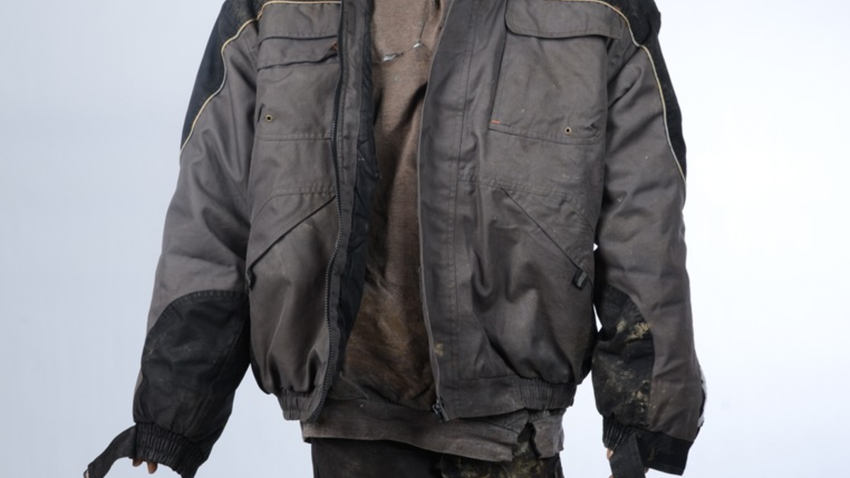 POL-HSK: Toter unter Autobahnbrücke: Polizei bittet mit Fotos um Hinweise zur Identität des Mannes / Gemeinsame Presseinformation der Staatsanwaltschaft Arnsberg und des Polizeipräsidiums Dortmund - Foto: presseportal.de