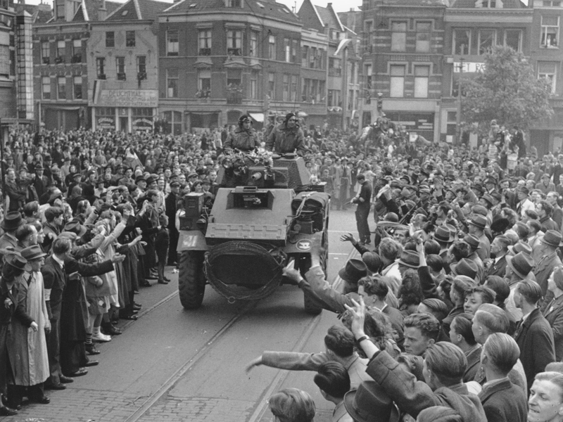 Wer stand im Krieg damals an der Seite der Deutschen, das ist in den Niederlanden neuerdings in einem Namensregister online einsehbar (Archivbild). - Foto: Uncredited/AP/dpa