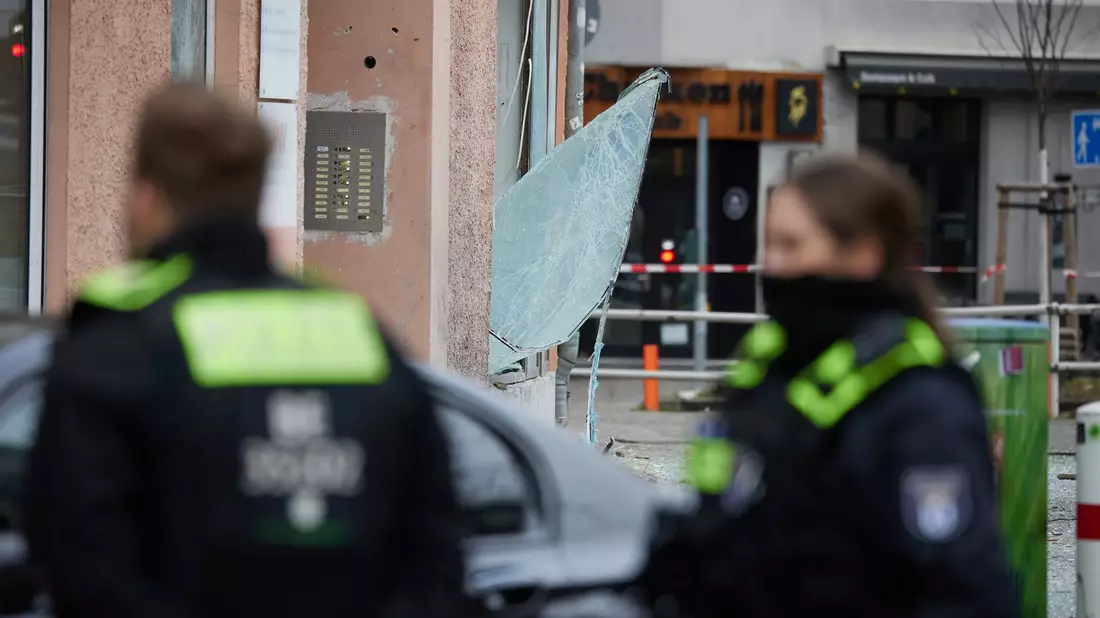 36 Wohnungen sind vorerst unbewohnbar. - Bild: Jörg Carstensen/dpa