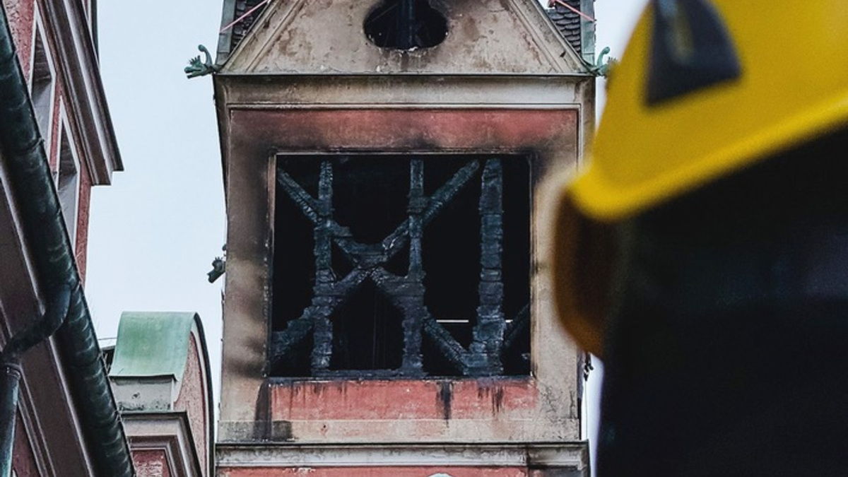 FW-M: Lose Anbauteile am Glockenturm (Lehel) - Foto: presseportal.de