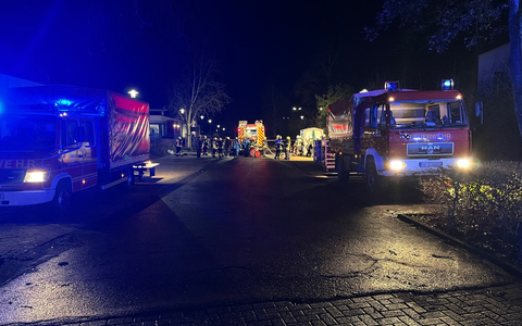 FW Dinslaken: Chlorgasaustritt am Schwimmbad - Foto: presseportal.de