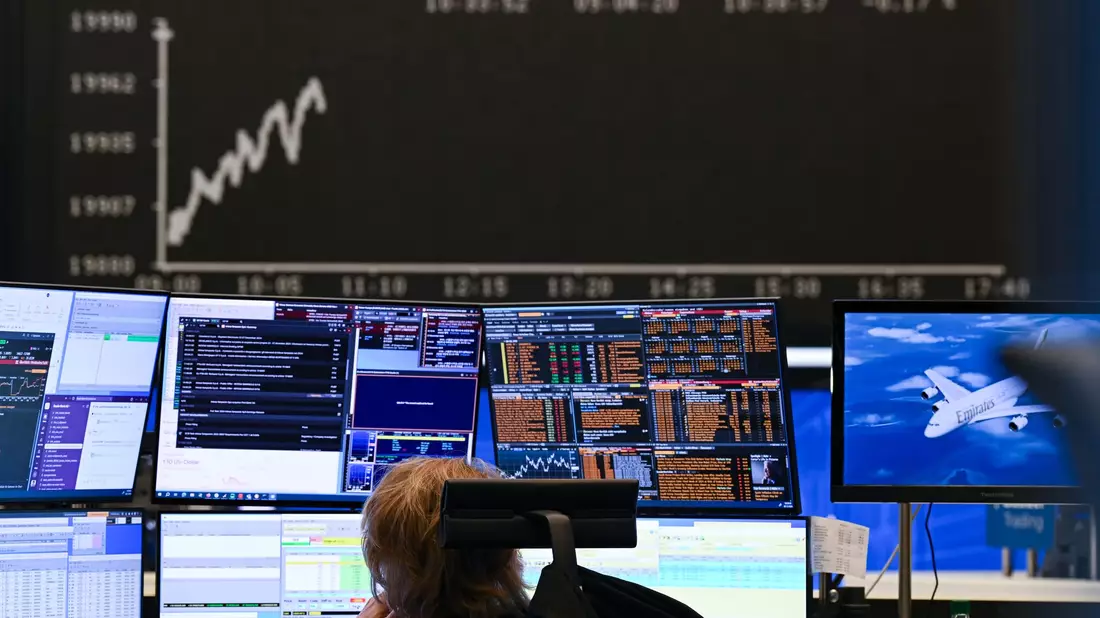 Frankfurter Börse: Unter den 100 wertvollsten Börsenkonzernen der Welt sind nur drei deutsche (Archivbild). - Bild: Arne Dedert/dpa