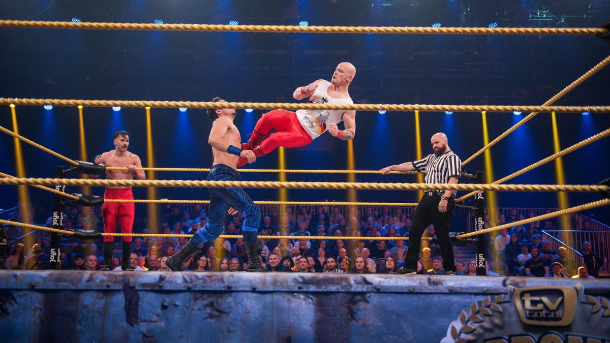 Metehan Kocbasoglu René Casselly Fabian Hambüchen TV total Promi Wrestling - Foto: presseportal.de