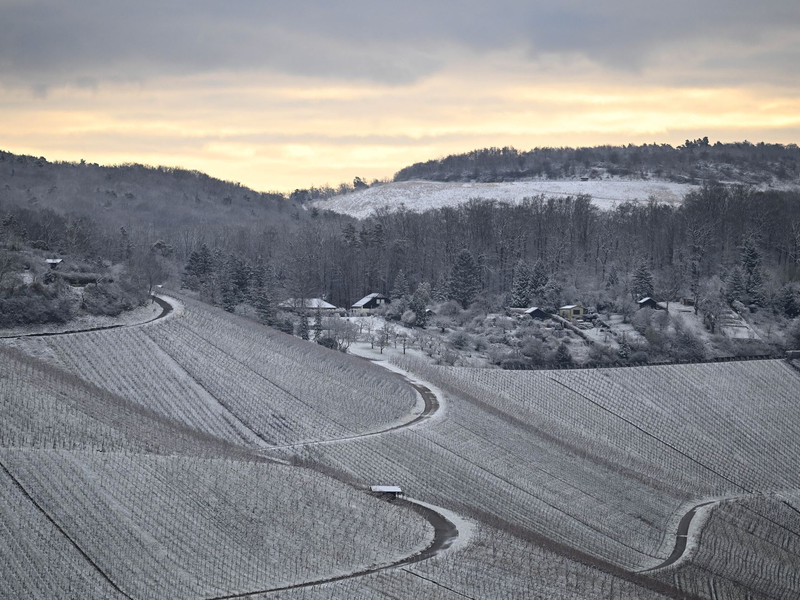 Am Wochenende droht in vielen Teilen Deutschlands Glätte. - Foto: Bernd Weißbrod/dpa