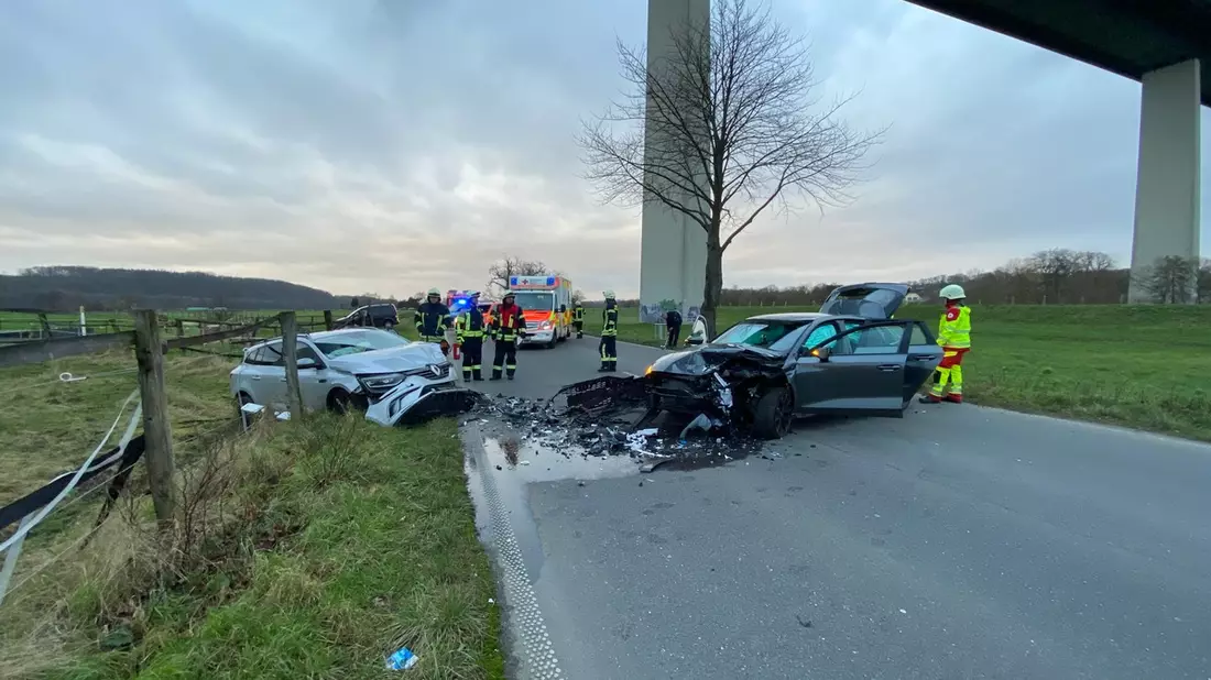 FW-MH: Verkehrsunfall mit drei Verletzten - Bild: presseportal.de