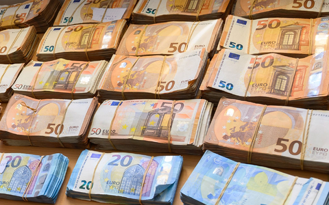 Großspenden füllen derzeit die Wahlkampfkassen von CDU und FDP. - Foto: Silas Stein/dpa