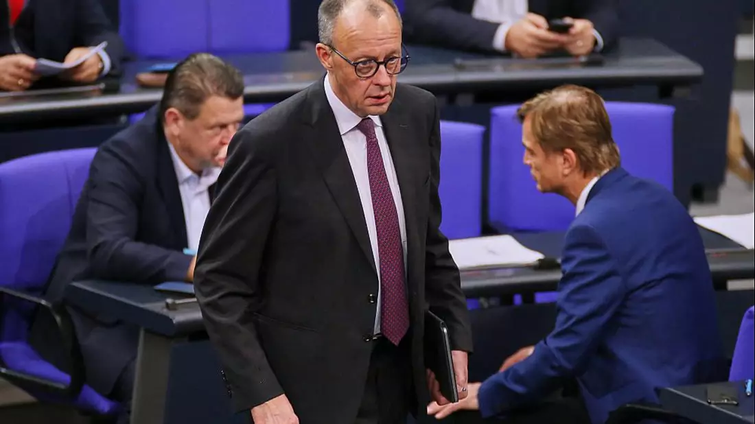 Friedrich Merz vor Abgeordneten der AfD-Fraktion (Archiv) - Bild: über dts Nachrichtenagentur