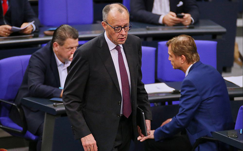 Friedrich Merz vor Abgeordneten der AfD-Fraktion (Archiv) - Foto: über dts Nachrichtenagentur