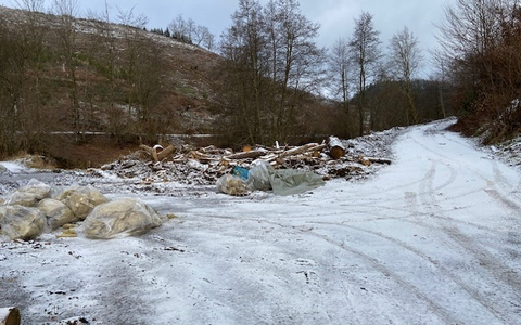 POL-PDTR: Illegale Müllentsorgung - Foto: presseportal.de