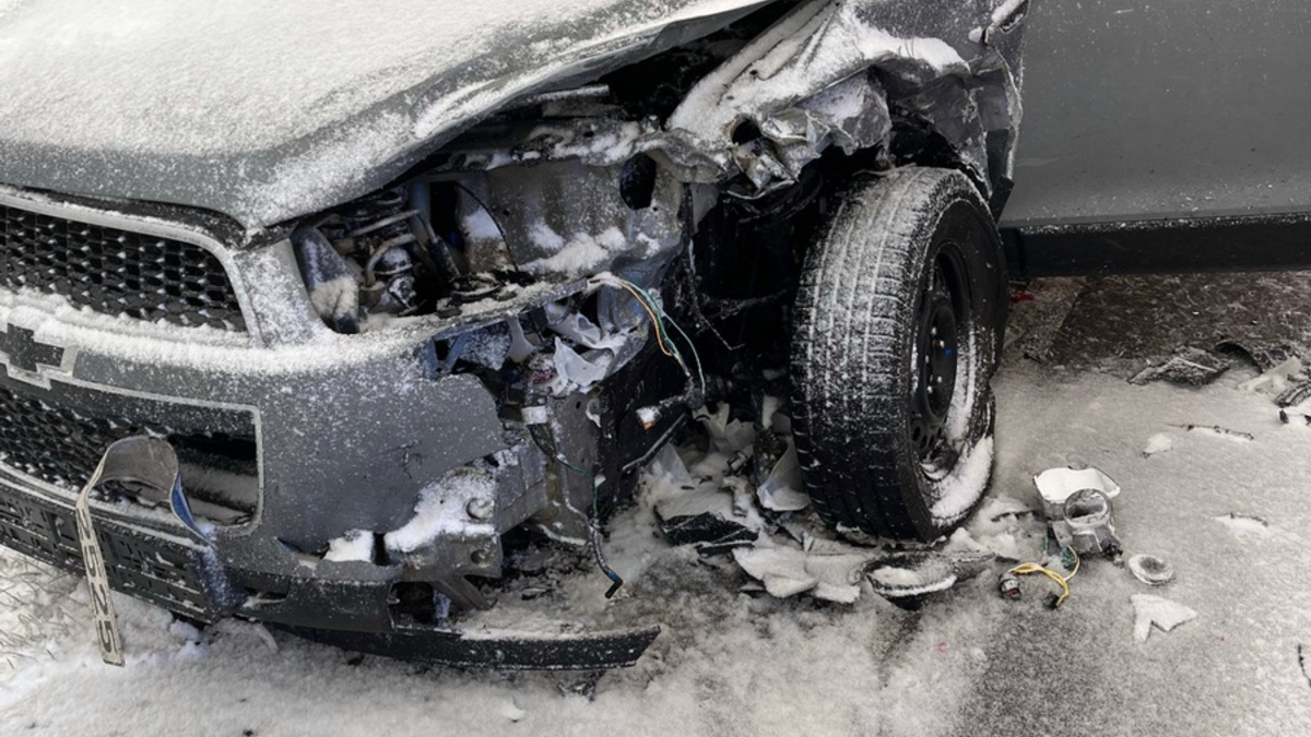 POL-GM: Auf winterlicher Straße in den Gegenverkehr geschleudert - Foto: presseportal.de