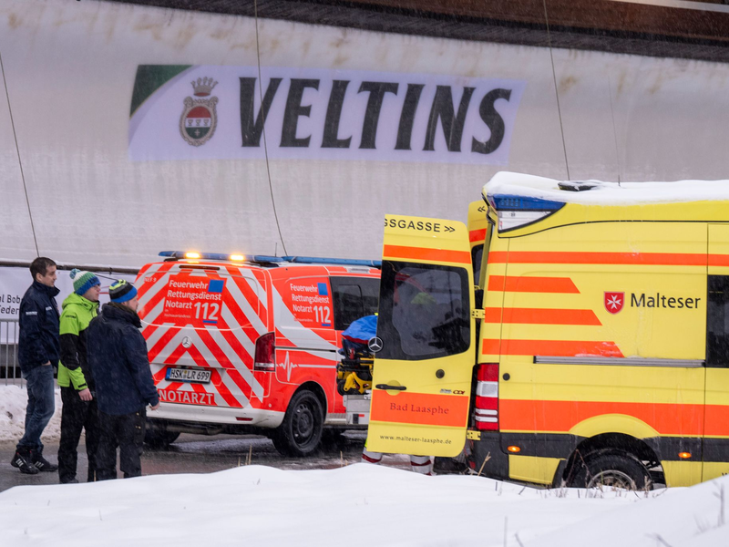 Die Olympiasiegerinnen Laura Nolte (vorn) und Deborah Levi verpassen den Sieg in Winterberg im Zweierbob knapp. - Foto: David Inderlied/dpa
