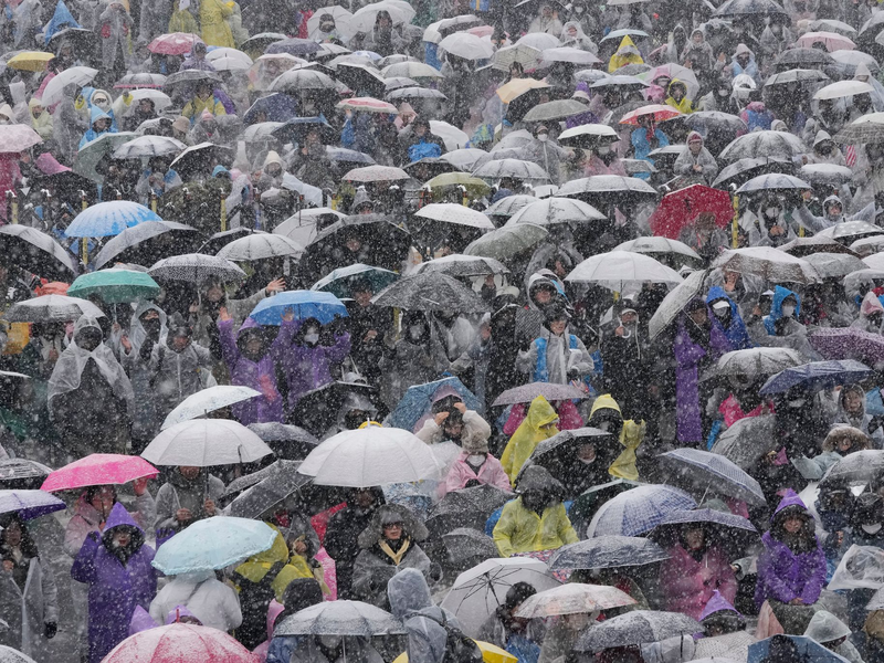 In der Innenstadt von Seoul kam es während der vergangenen Monate fast täglich zu Demonstrationen. (Archivbild) - Foto: Ahn Young-joon/AP/dpa