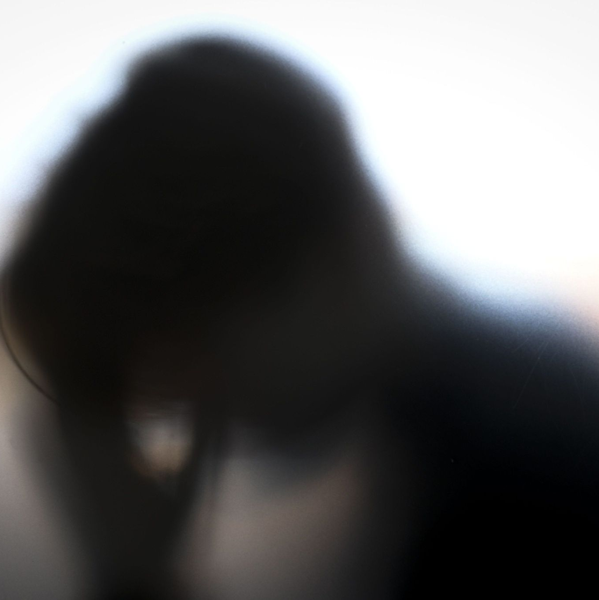 Die dauerhafte Fokussierung auf das Negative lässt die Welt oft sehr düster erscheinen. (Symbolbild) - Foto: Emmi Korhonen/Lehtikuva/dpa