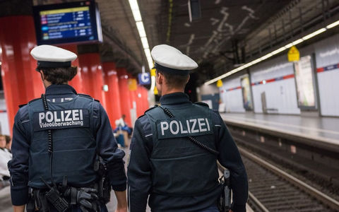 Bundespolizeidirektion München: Einstiegsunfall - Ladendiebstähle u.a. - Foto: presseportal.de