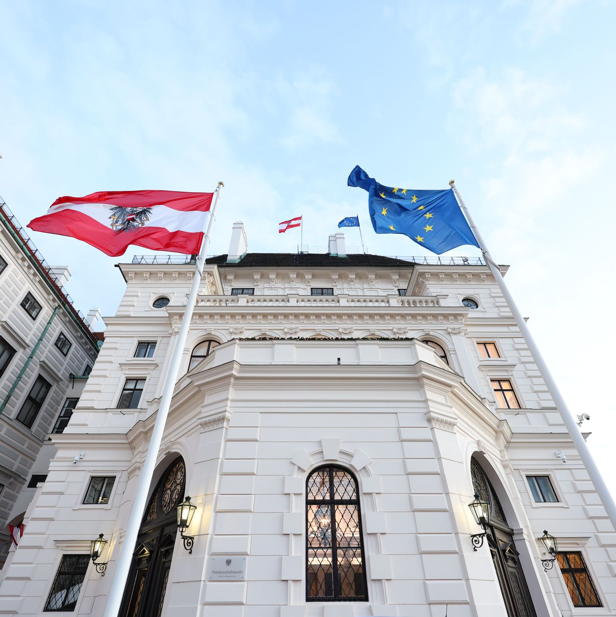 In der Präsidentschaftskanzlei finden richtungsweisende Gespräche statt. (Foto: Archiv) - Foto: Tobias Steinmaurer/APA/dpa