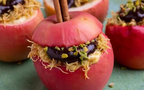 Nähe ist das Höchste! Am Tag des Deutschen Apfels wird das beliebte Kernobst gefeiert - mit einer himmlischen Kampagne! - Foto: presseportal.de