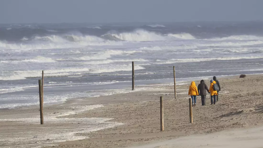 An der Nordsee wird es stürmisch. (Archivbild) - Bild: Volker Bartels/dpa