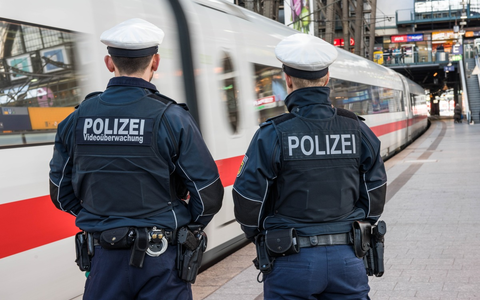 BPOL-HH: Fehlender Fahrschein wurde per Haftbefehl gesuchten Mann zum Verhängnis -Festnahme durch Bundespolizei - - Foto: presseportal.de