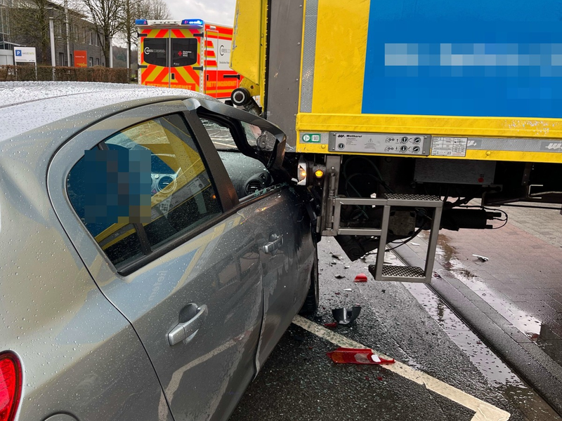 POL-COE: Billerbeck, Darfelder Straße/ Lkw und Auto kollidieren - Foto: presseportal.de