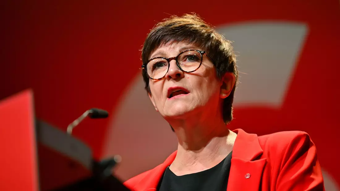 Friedrich Merz (CDU), spiele «mit dem rechtspopulistischen Feuer», kommentiert die SPD-Vorsitzende, Saskia Esken, den Vorschlag des Kanzlerkandidaten der Union.  - Bild: Jan-Philipp Strobel/dpa