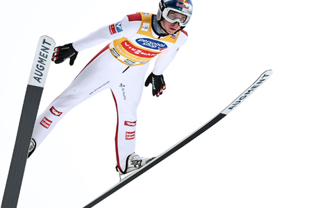 Die dominanten Springer der Tournee: Daniel Tschofenig (m), Jan Hörl (l) und Stefan Kraft (r). - Foto: Daniel Karmann/dpa