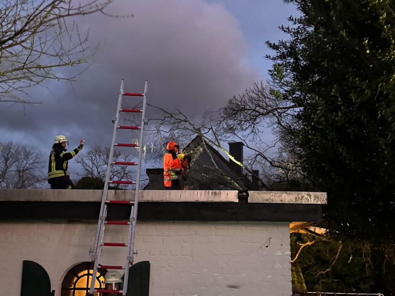 FW-Erkrath: Sturmtief Quiteria sorgt für zahlreiche Einsätze in Erkrath - Foto: presseportal.de