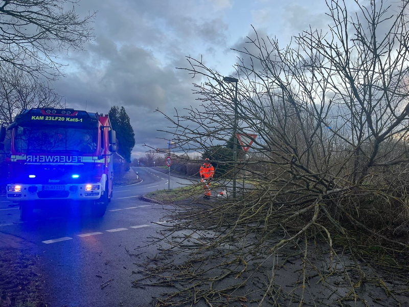 FW Kamen: Sturmtief sorgt für arbeitsreichen Tag - Foto: presseportal.de