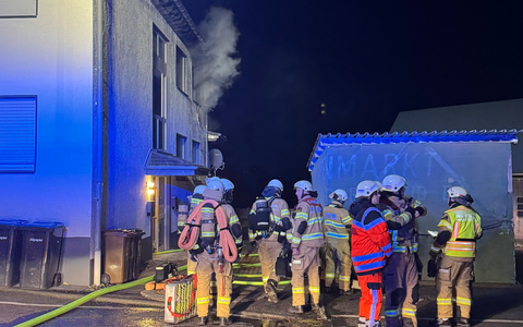 FW-GL: Eine Verletzte nach Zimmerbrand in Mehrfamilienhaus im Stadtteil Herkenrath - Foto: presseportal.de
