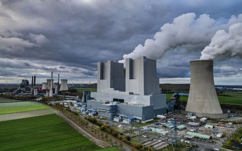 Das Recht, das Treibhausgas Kohlendioxid in die Umwelt auszustoßen, kostet in Deutschland und Europa Geld. Im vorigen Jahr kam eine Rekordsumme zusammen. (Symbolbild) - Foto: Oliver Berg/dpa