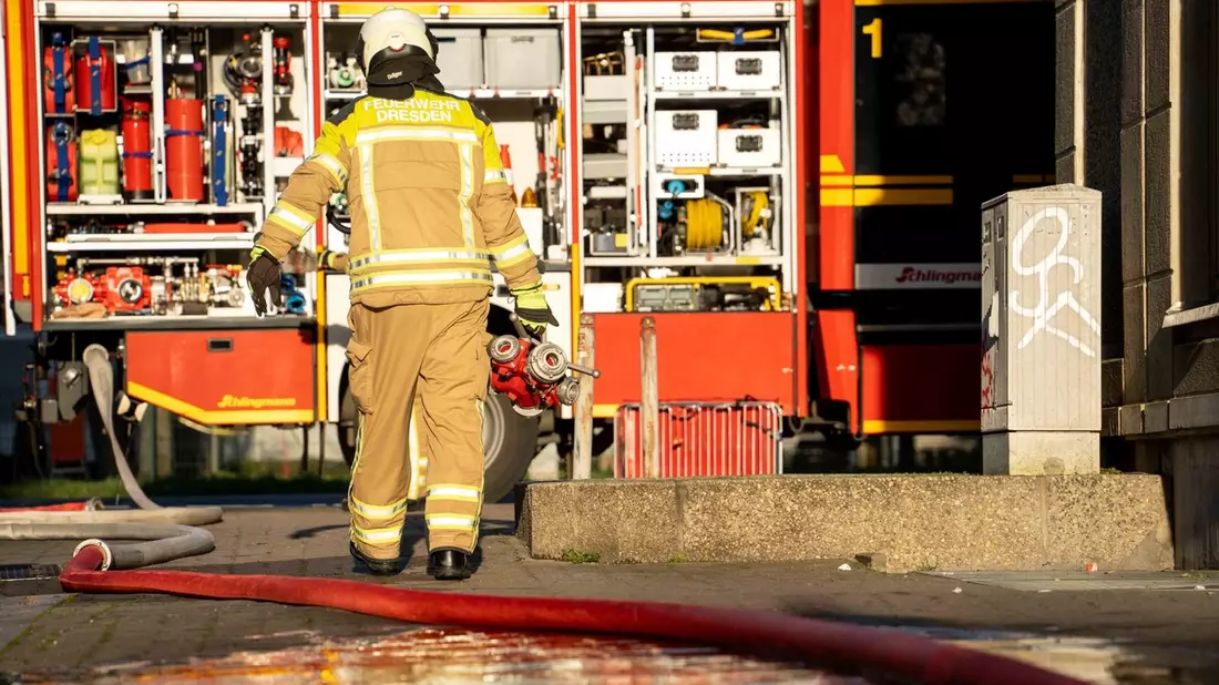 FW Dresden: Brand & Verkehrsunfall - Bild: presseportal.de