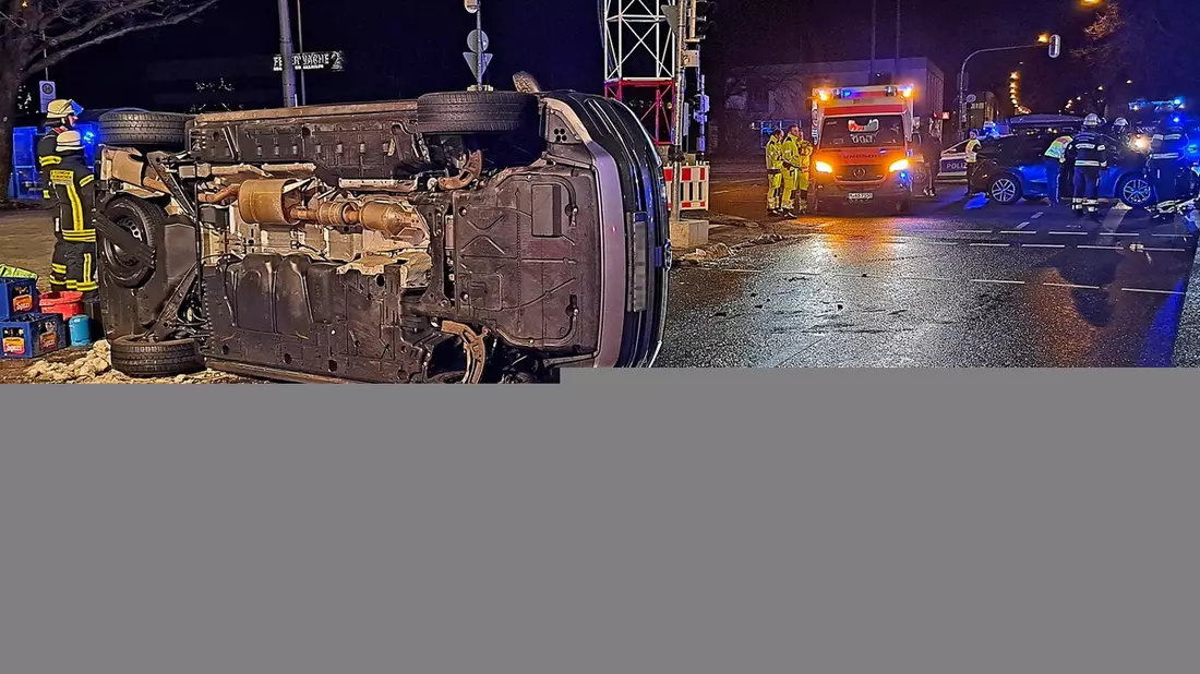 FW-M: Unfall im Kreuzungsbereich (Obersendling) - Bild: presseportal.de