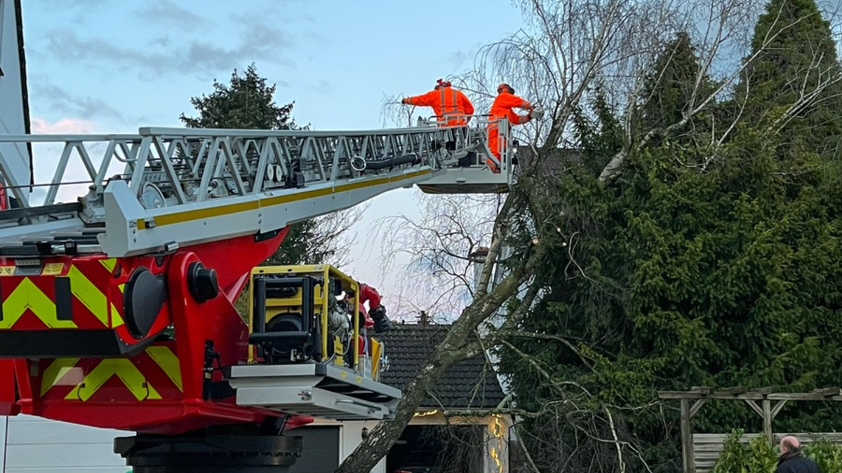 FW-E: Sturm über Essen - Feuerwehr im Dauereinsatz - Foto: presseportal.de