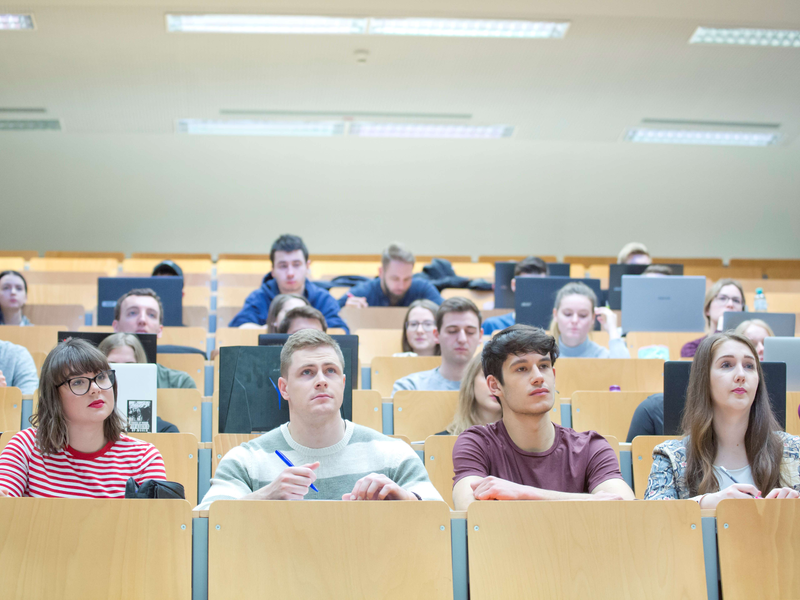 Anmelden für neue Studiengänge - Foto: Hochschule Burgenland über pressetext.de
