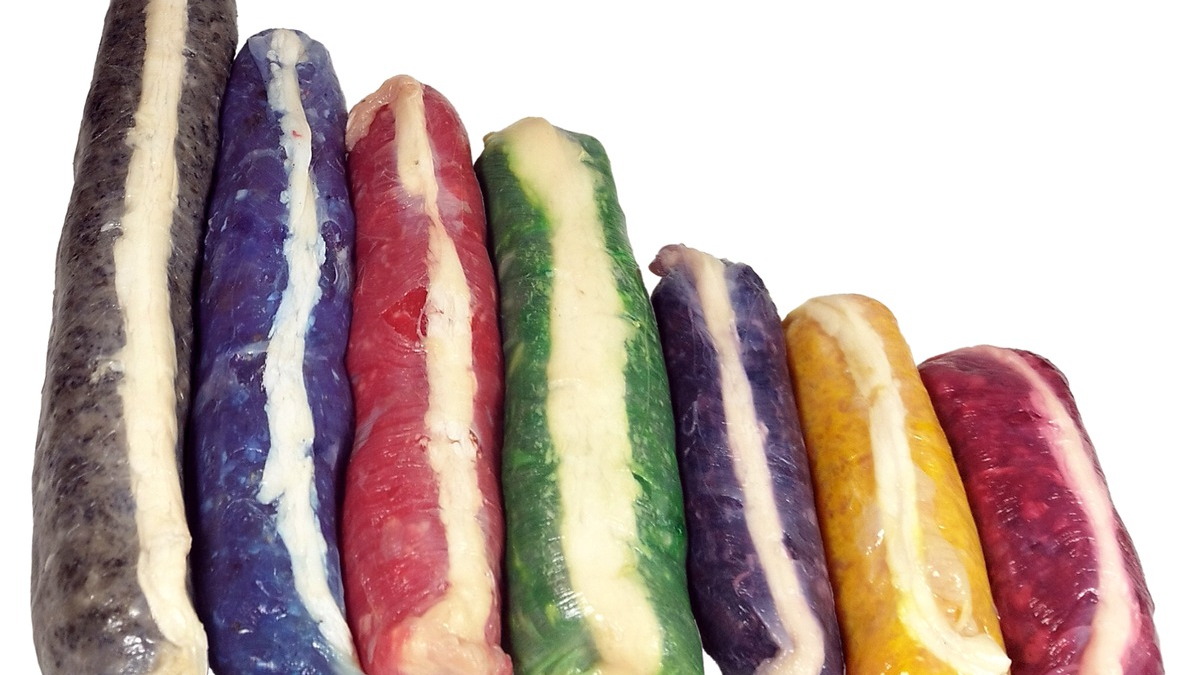 Politisches Farbenspiel auf dem Grill / Wählen an Urne und Wursttheke - Foto: presseportal.de