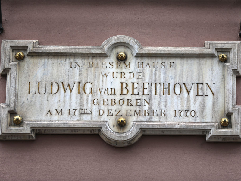 Das Beethoven-Haus in Bonn hat ein bedeutendes Original-Manuskript des Komponisten Ludwig van Beethoven (1770 - 1827) mit Hilfe mehrerer Geldgeber gekauft. - Foto: Oliver Berg/dpa