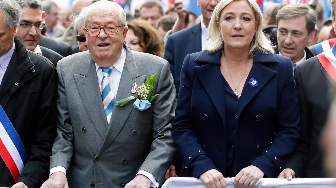 Das Verhältnis zwischen Marine und Jean-Marie war lange Zeit schwierig. (Archivbild) - Bild: Yoan Valat/EPA/dpa