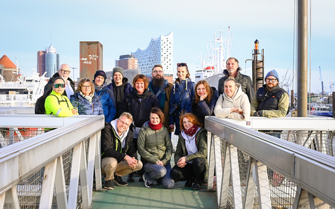 Schulfotos, die Spaß machen: Wie „Der andere Fotograf“ aus Hamburg die Branche revolutioniert - Foto: presseportal.de