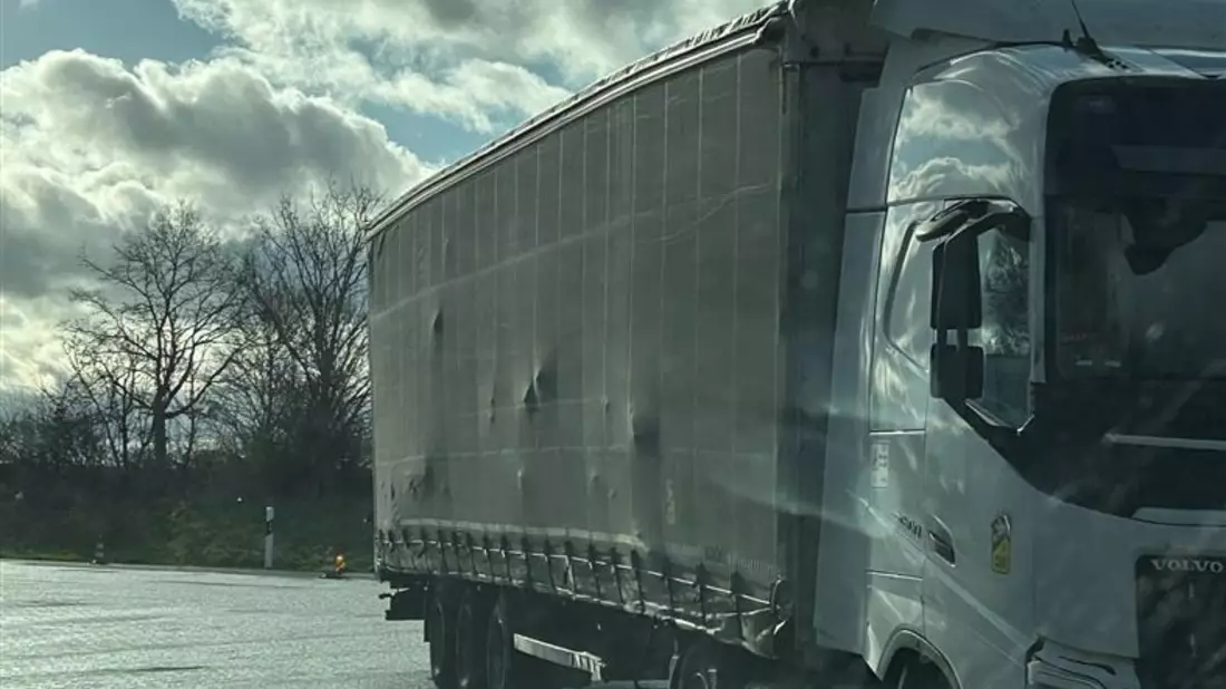 POL-VDMZ: LKW-Kontrolle: Da ist doch etwas schiefgelaufen - Bild: presseportal.de