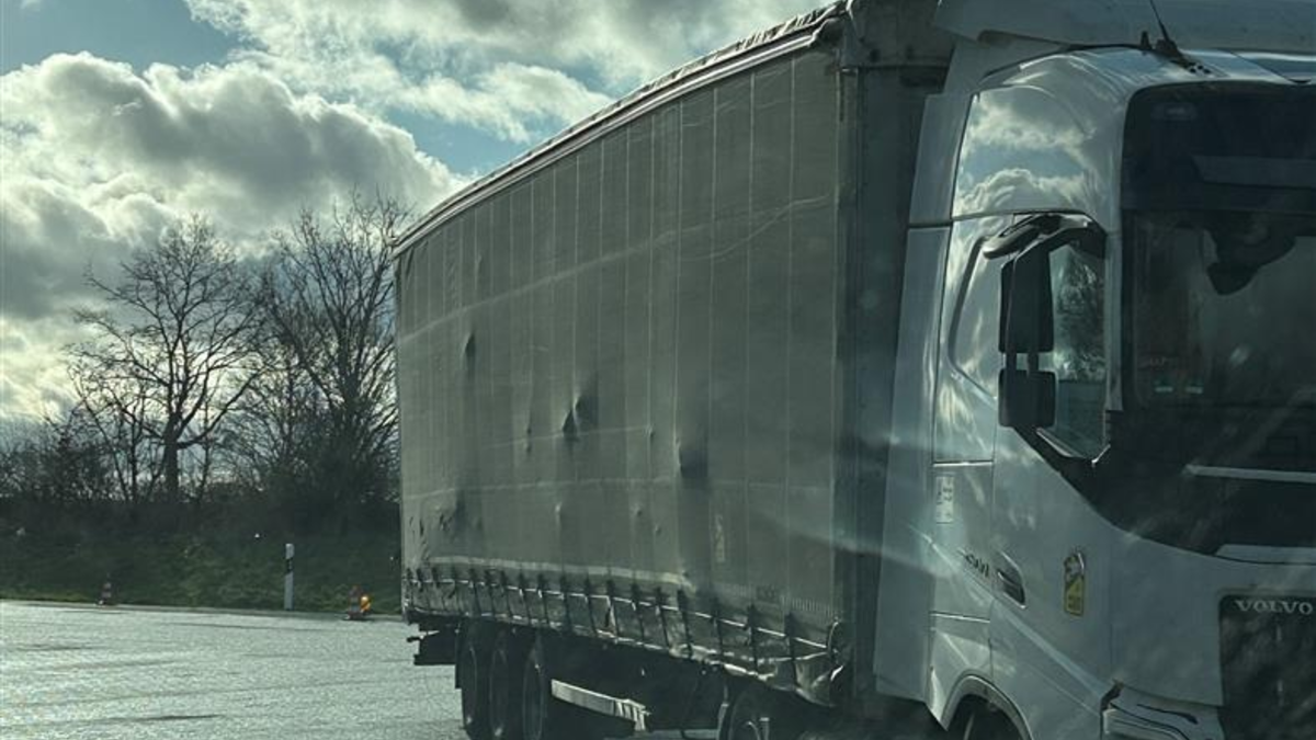 POL-VDMZ: LKW-Kontrolle: Da ist doch etwas schiefgelaufen - Foto: presseportal.de