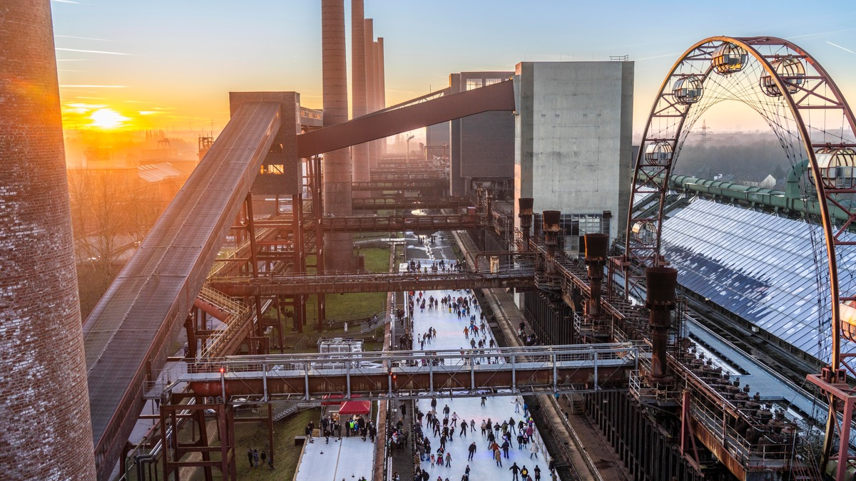Voller Erfolg: Zollverein-Eisbahn begeisterte rund 35.000 Gäste / Steigerung von über 40 Prozent im Vergleich zur Vorsaison - Foto: presseportal.de