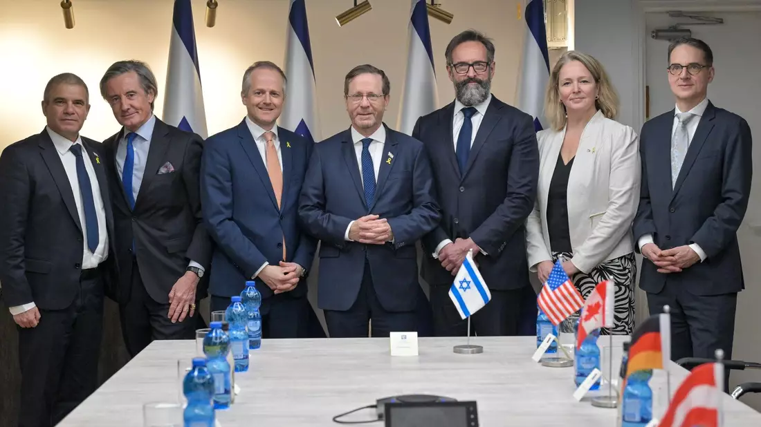 Israels Präsident Herzog hofft bei einem Treffen mit Krisenbeauftragten auf Fortschritte bei den Geisel-Verhandlungen.   - Bild: Kobi Gideon/GPO/dpa