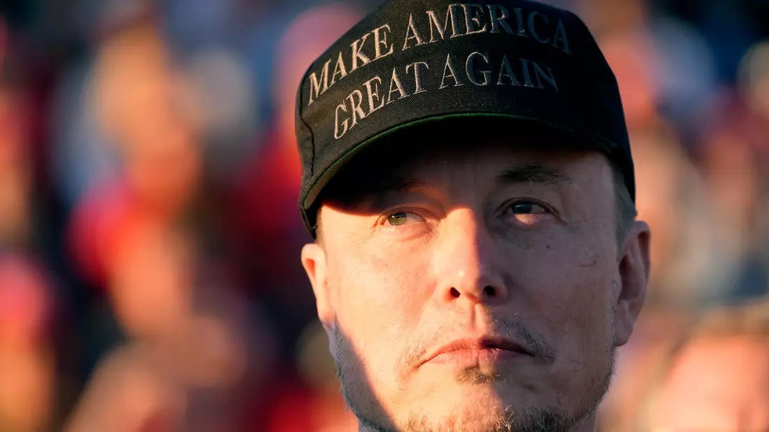Elon Musk wettert seit Wochen gegen die britische Regierung. - Bild: Alex Brandon/AP/dpa