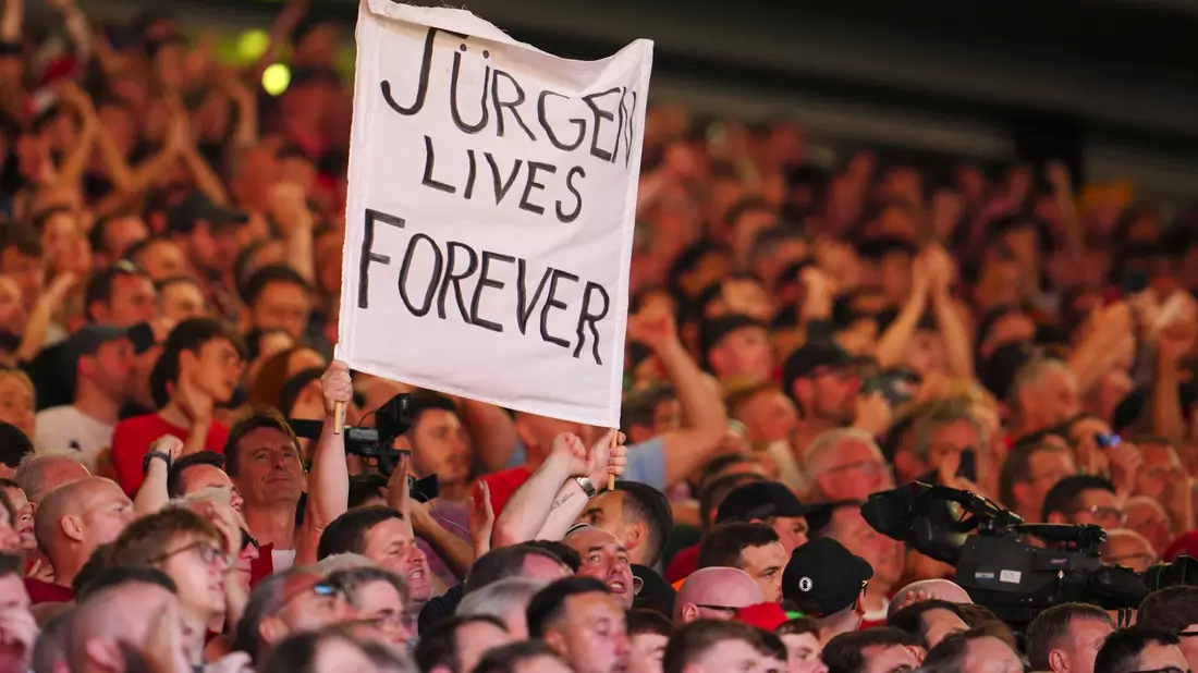 Jürgen Klopp wird von den Fans in Liverpool verehrt.  - Bild: Jon Super/AP