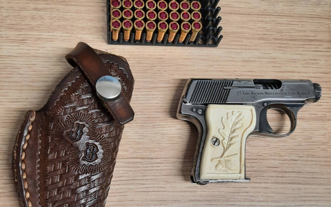 BPOLI LUD: Mit einer Pistole im Koffer in die Kontrollstelle - Foto: presseportal.de